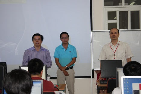 Ông Hồ Thanh Sơn - đại diện VMware đến tham dự khai giảng cùng NetPro